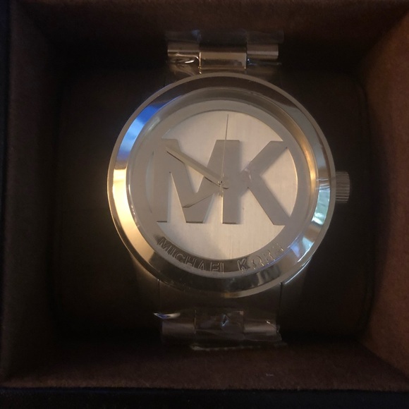 Michael Kors Watch - Picture 2 of 2